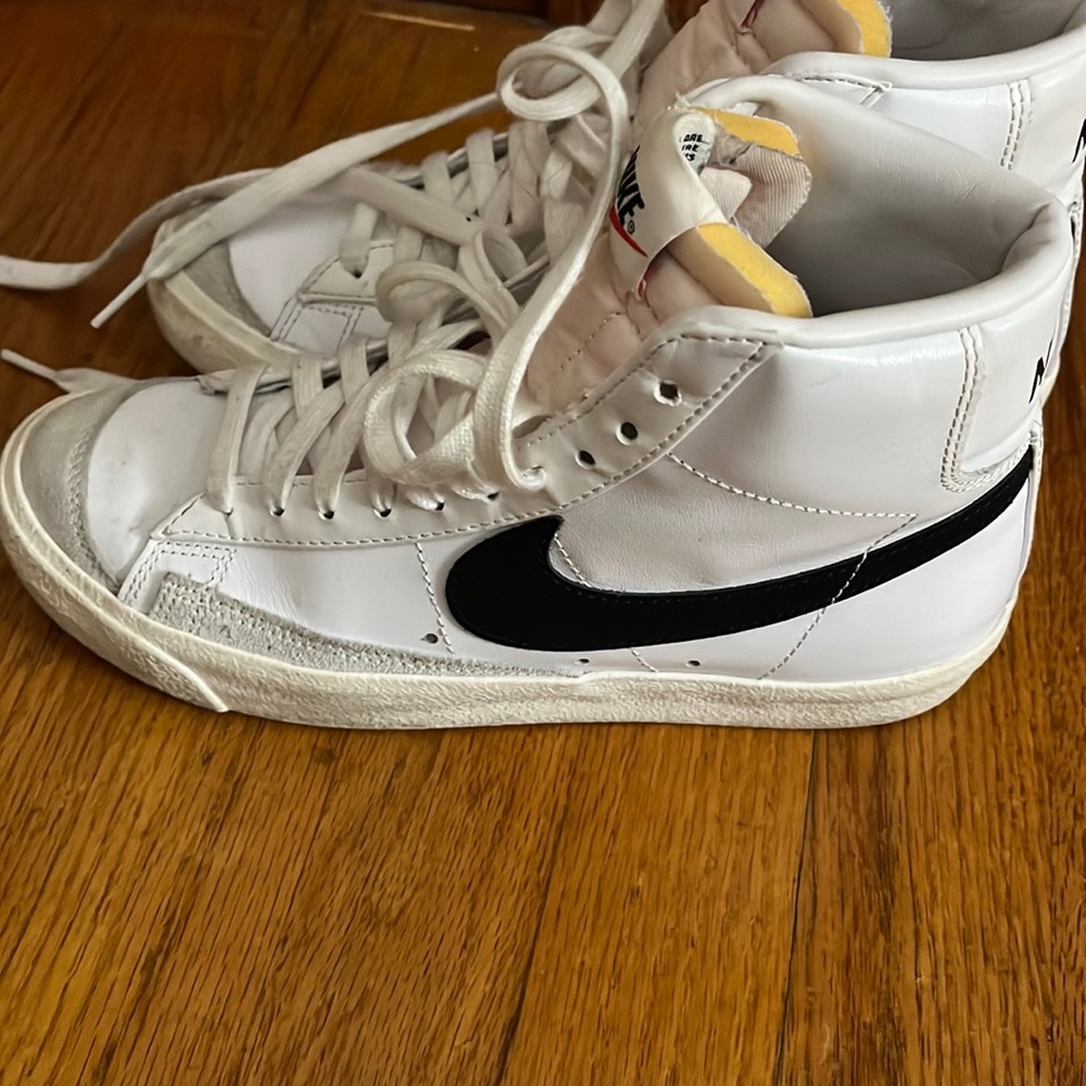Nike flat top - women’s size 7